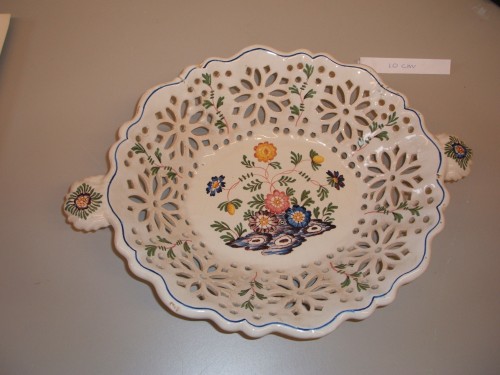Fruitmand met floraal decor