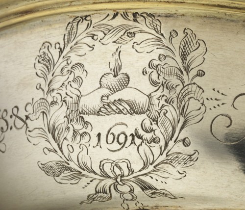 Huwelijksbokaal van verguld zilver met decor in relief