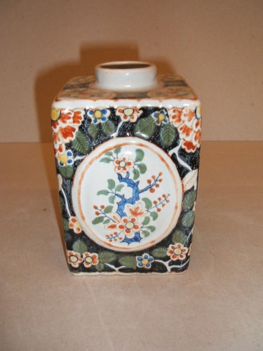 Theebus met chinoiserie decor
