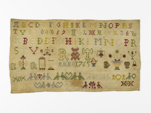 Lettermerklap van linnen met 4 rijen alfabetten