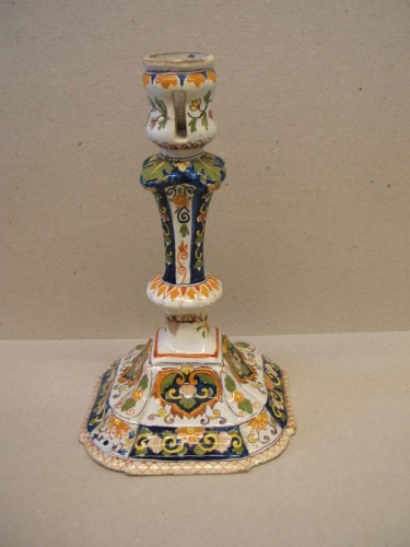 Kandelaar met ornamentaal-floraal decor
