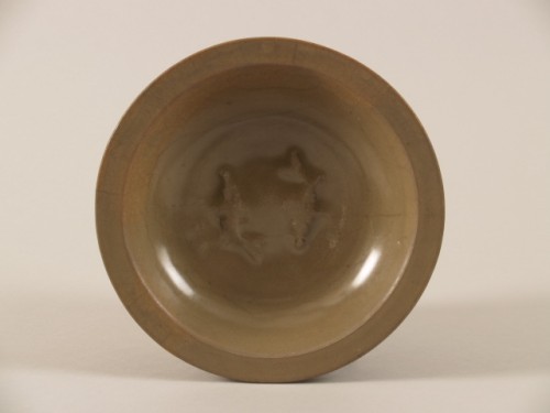 Schaal met decor van 2 vissen in reliëf, celadon
