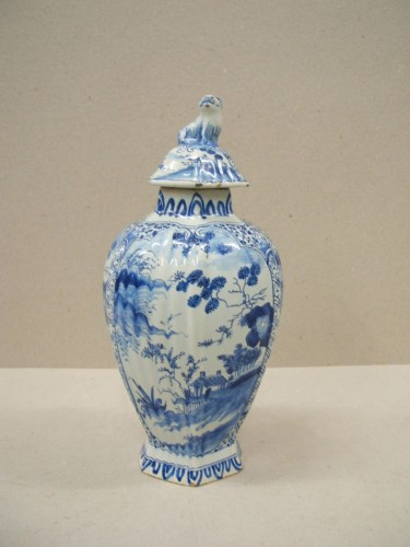Pot met chinoiserie decor