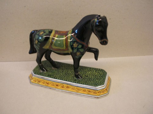 Paard op voetstukje