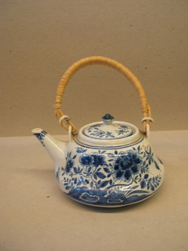 Theepot met chinoiserie decor