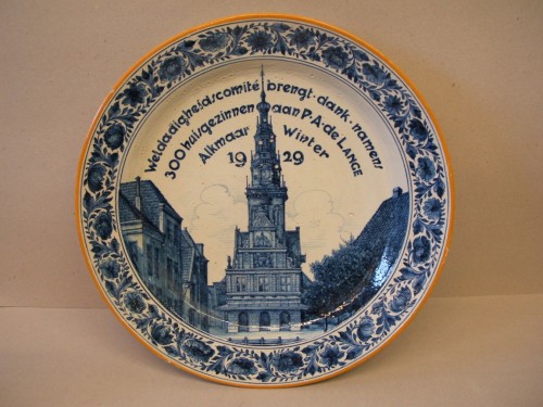 Schotel met stadsgezicht van de Waag in Alkmaar