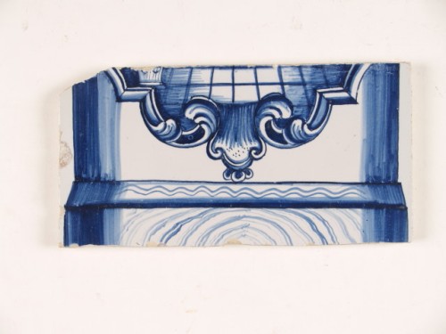 Tableautegel, onderdeel van een pilaster met een blauw decor