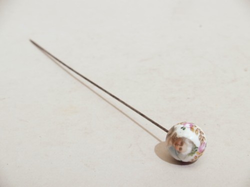 Haarpen met polychroom decor van vrouw