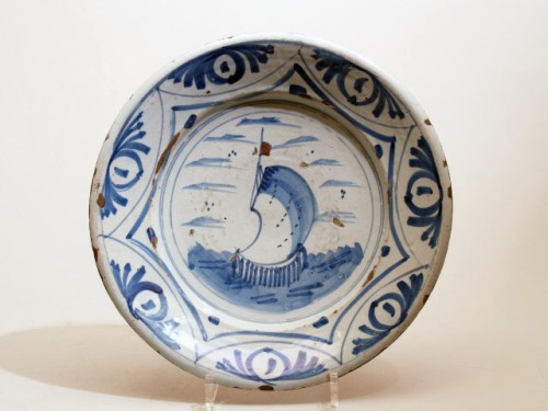 Schotel met blauw decor van schip