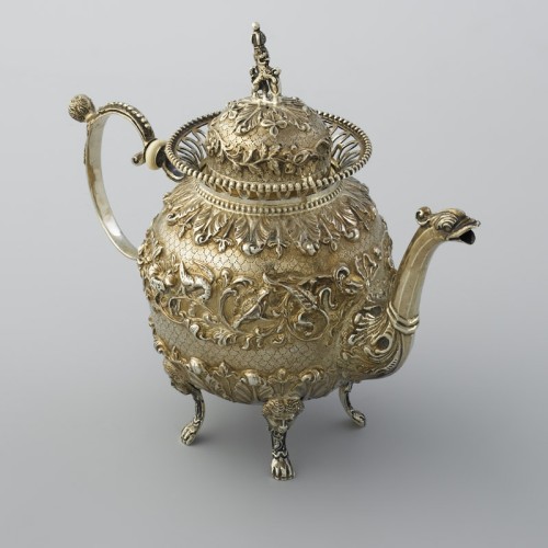 Koffiepot, theepot, suikerpot en 2 comfoors