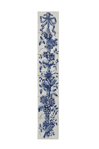 Tegelhanger met een blauwwit festoendecor