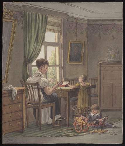 Vrouw aan tafel bij raam