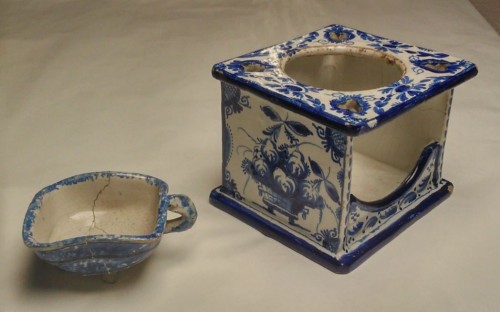 Kleine vuurtest met blauw oor en van buiten blauw gemarmerd