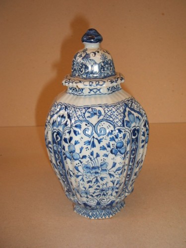 Pot met chinoiserie decor