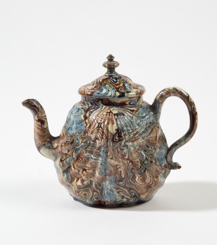 Theepot in vorm van schelp