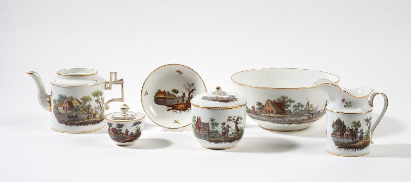 Theeservies met polychroom decor van Nederlandse landschappen