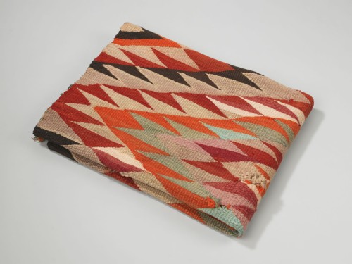 Geweven, wollen deken van de Amerikaanse Colorado-Hopi Indianen met driehoeken patroon