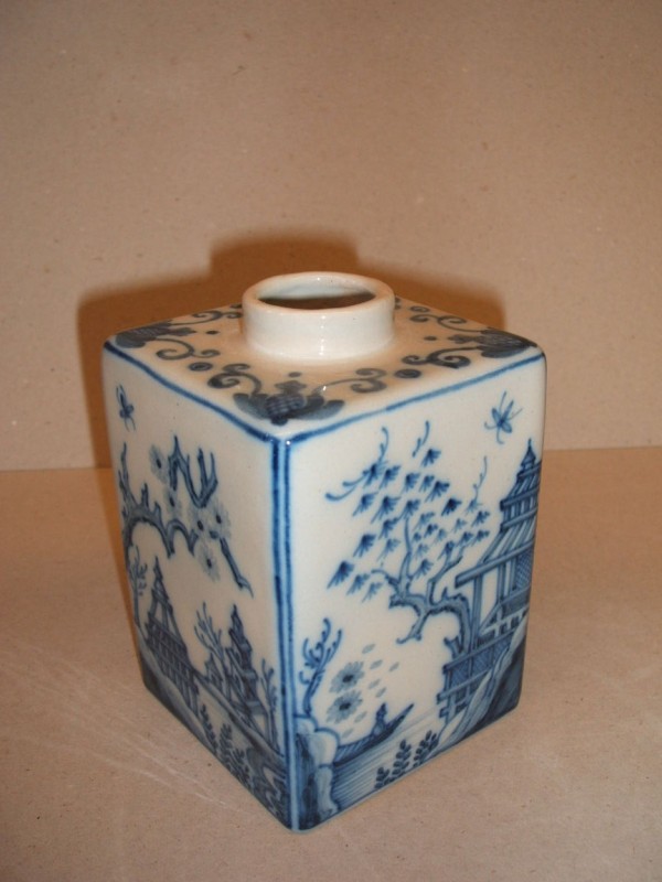Theebus met chinoiserie decor