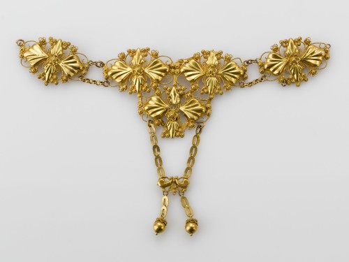 Gouden hanger van cantillewerk (fragment)