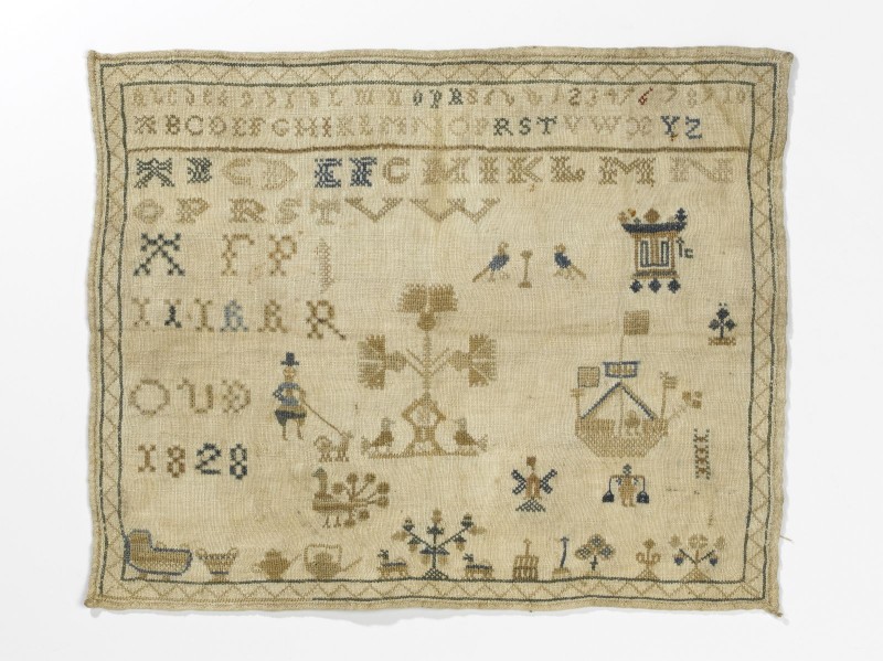 Merkletterlap met alfabet, geborduurde rand, motieven, initialen AFP, 11 jaar oud, 1828