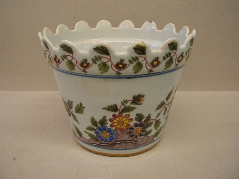 Ronde bloempot met floraal decor