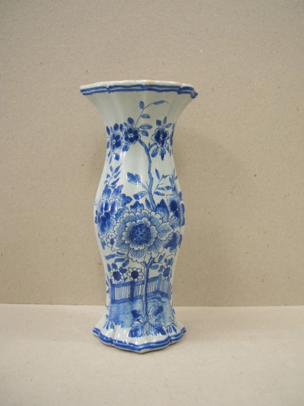 Vaas met chinoiserie decor