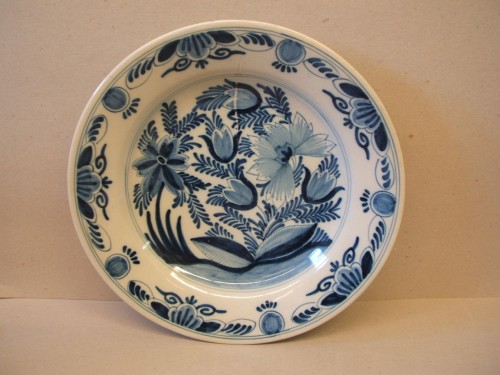 Schotel met chinoiserie decor