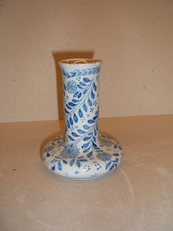 Fles met floraal decor
