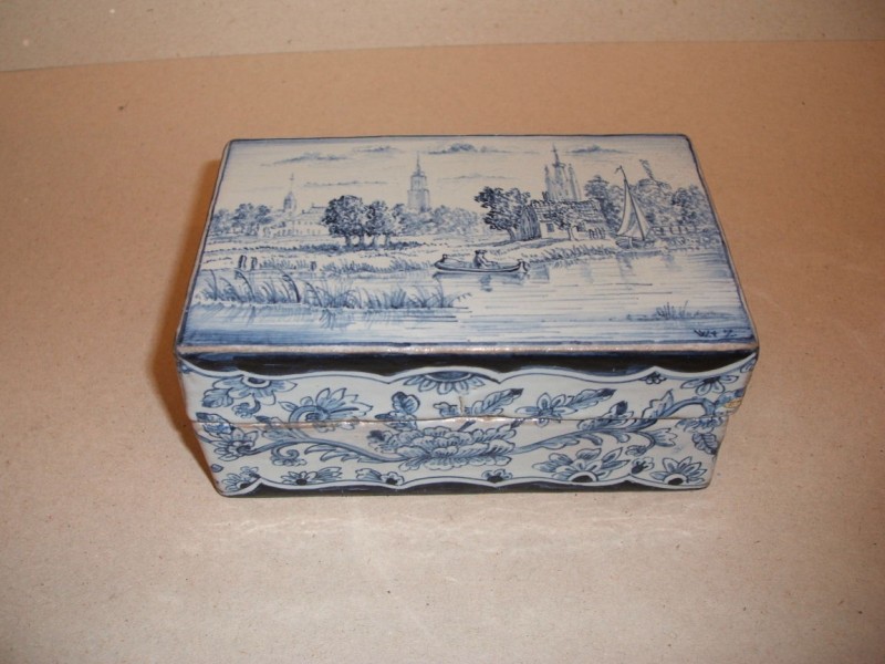 Doos met landschapsdecor