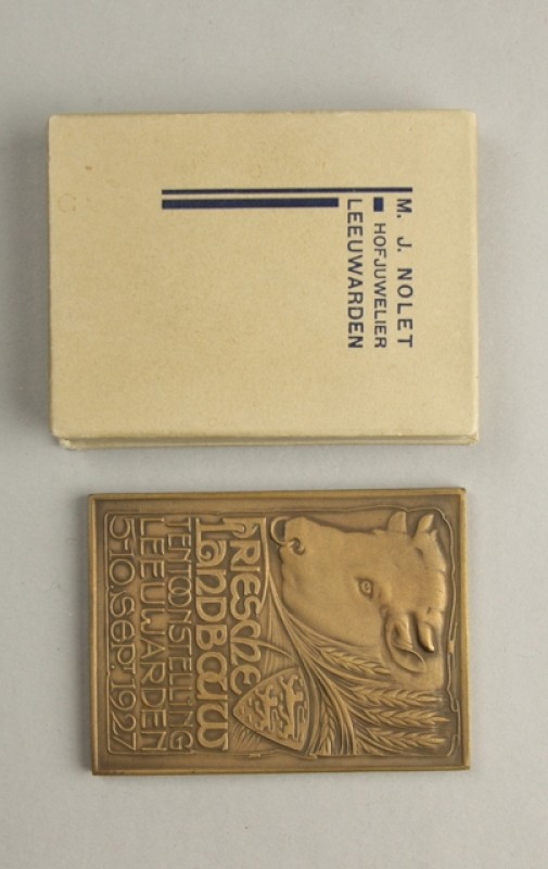 Bronzen herinneringsplaquette aan de Friesche Landbouwtentoonstelling Leeuwarden 1927