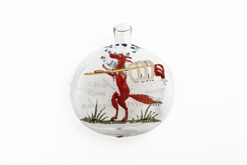 Fles met decor van vos met gans en worsten
