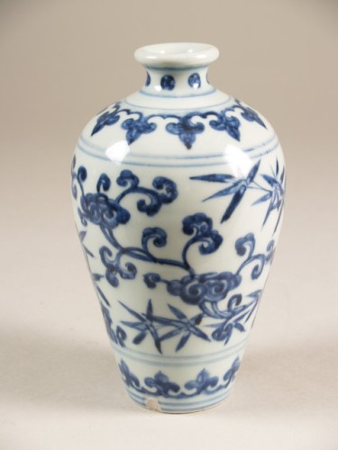 Vaas, meiping, met decor van bloemranken