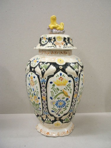 Pot met chinoiserie decor