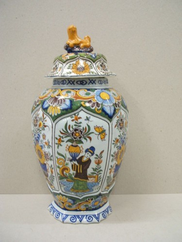 Pot met chinoiserie decor