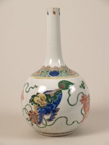 Vaas met decor van boeddhistische leeuwen, famille verte