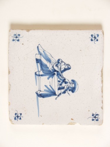 Tegel met blauwwit decor van een musicerend gezelschap
