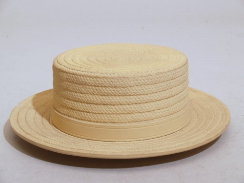 Botervloot in vorm van strooien hoed