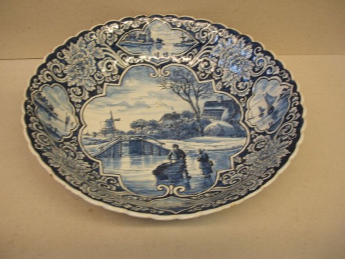 Schotel met landschapsdecor