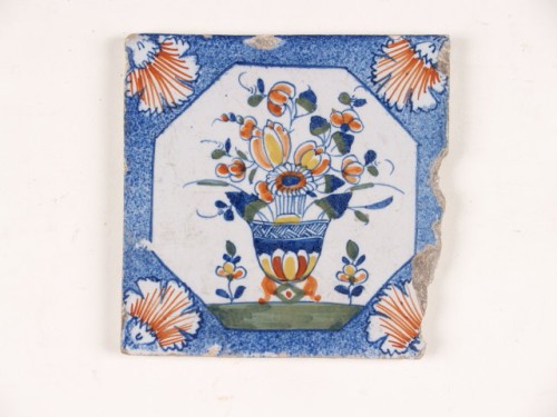 Tegel met een polychroom decor van een bloempot