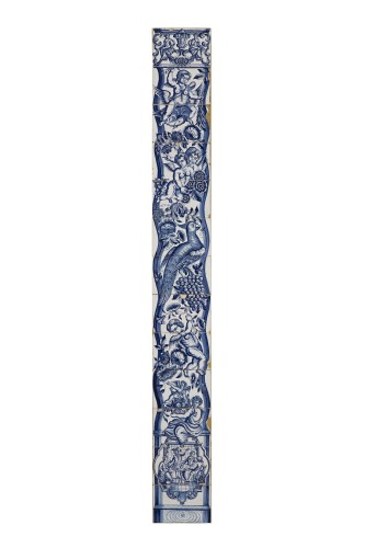 Tegelpilaster met een blauwwit pilaardecor