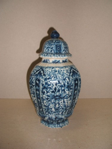 Pot met chinoiserie decor