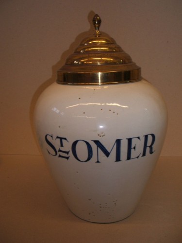 Snuifpot met opschrift 'St. Omer' (Sint-Omaars)