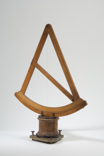 Sextant van hout met messing