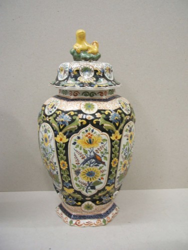 Pot met chinoiserie decor