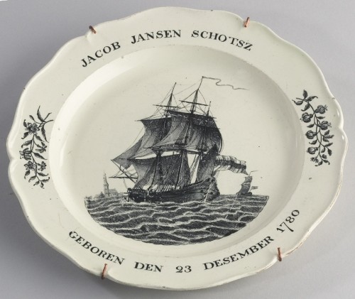 Wandbord van Engels Staffordshire aardewerk. Zeemanssouvenir.