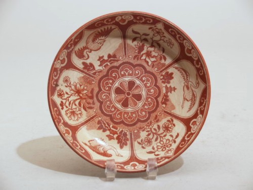 Schotel met chinoiserie decor in bruinrood