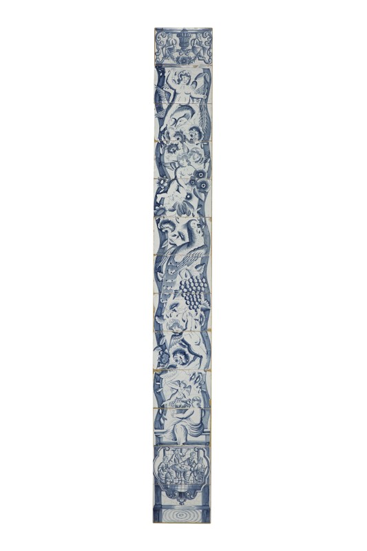 Tegelpilaster met een blauwwit pilaardecor