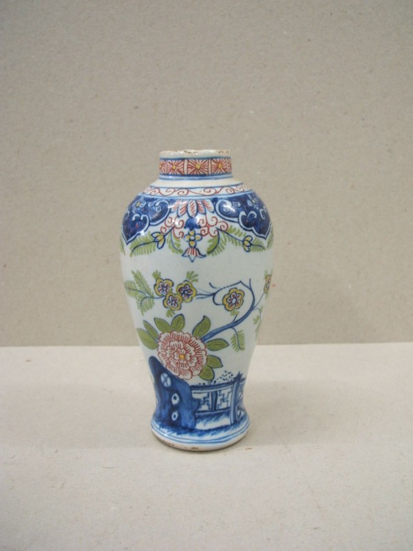 Pot met chinoiserie decor