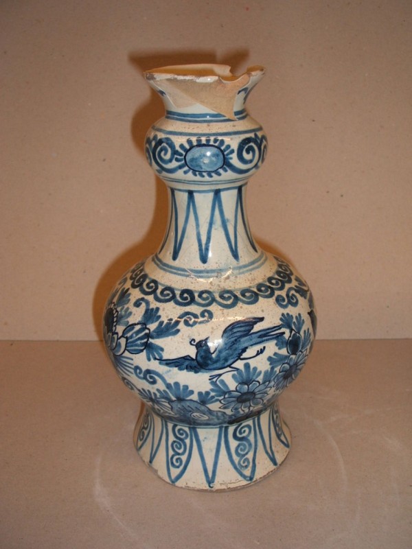 Vaas met ornamentaal-floraal decor