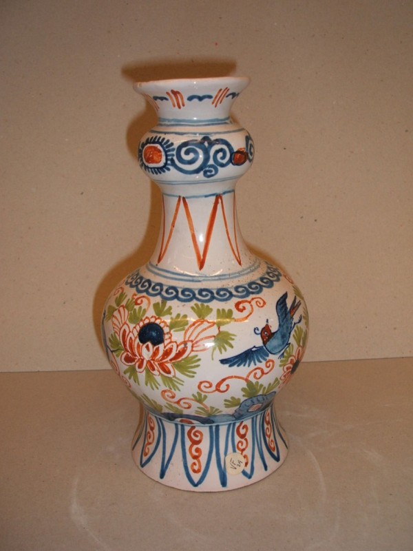 Vaas met ornamentaal-floraal decor